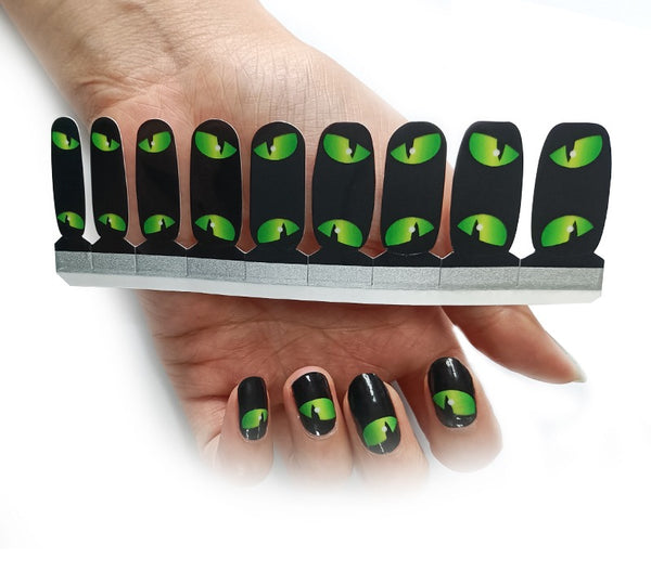 Green eyes- Halloween Design