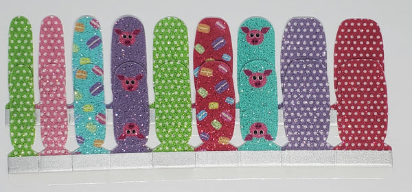 Piggy and Macarons - Pig Design